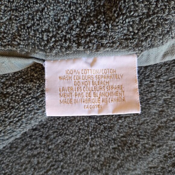 CHRISTIAN DIOR Two 100% Cotton Embroidered Green Towels - Picture 6 of 6